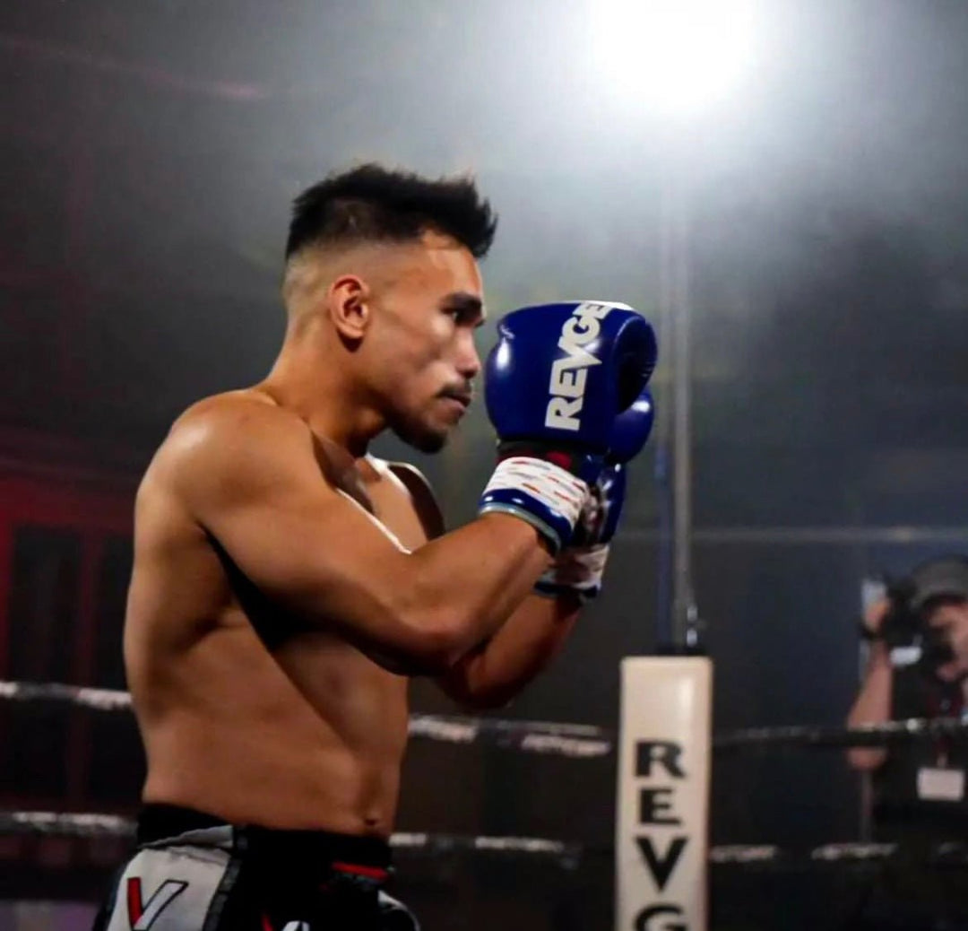 F1 Competitor - Professional Boxing Fight Gloves - Black/Grey - Revgear Europe